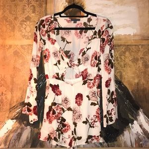 NWOT 🌺 Kendall & Kyle Romper